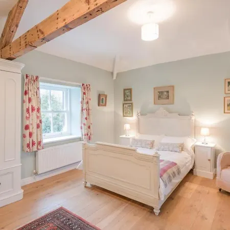 2 Bed In Boltongate Sz396 *